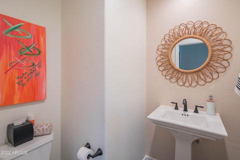 3947 E Crest Ln, Phoenix, AZ 85050 photo 24