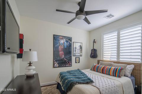 3947 E Crest Ln, Phoenix, AZ 85050 photo 40