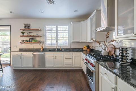 3947 E Crest Ln, Phoenix, AZ 85050 photo 16