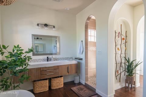 3947 E Crest Ln, Phoenix, AZ 85050 photo 30