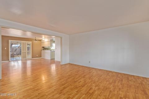9817 N 40th Dr, Phoenix, AZ 85051 photo 6