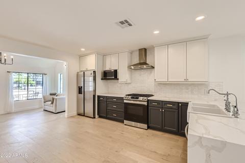 1049 E Clarendon Ave, Phoenix, AZ 85014 photo 9