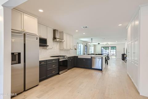 1049 E Clarendon Ave, Phoenix, AZ 85014 photo 8