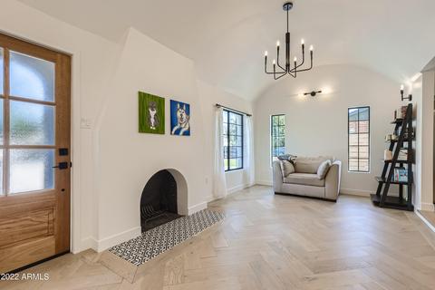 1049 E Clarendon Ave, Phoenix, AZ 85014 photo 6