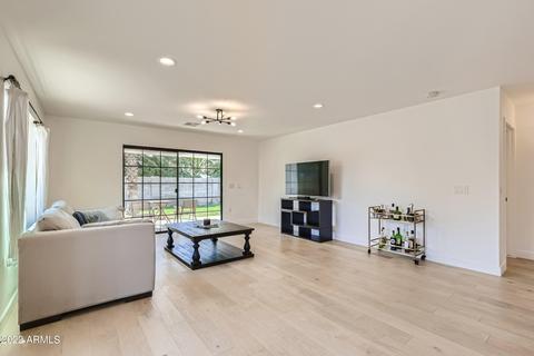 1049 E Clarendon Ave, Phoenix, AZ 85014 photo 12