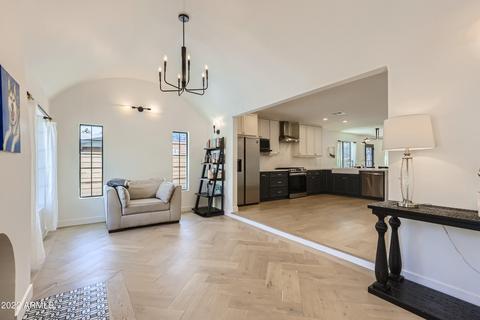 1049 E Clarendon Ave, Phoenix, AZ 85014 photo 5
