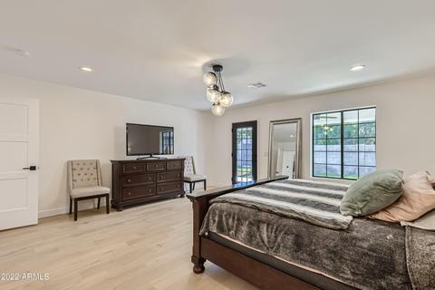 1049 E Clarendon Ave, Phoenix, AZ 85014 photo 17