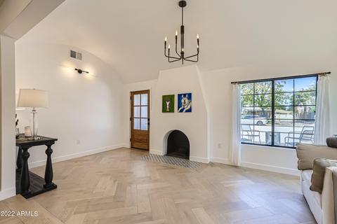 1049 E Clarendon Ave, Phoenix, AZ 85014 photo 4