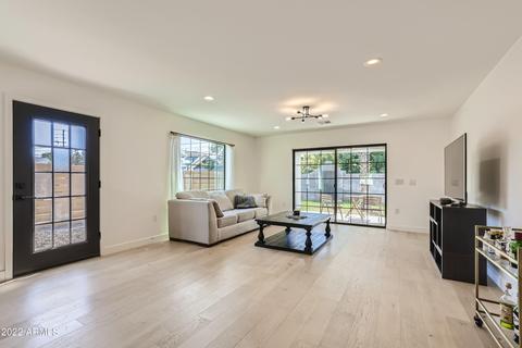 1049 E Clarendon Ave, Phoenix, AZ 85014 photo 11
