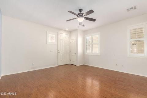 941 S Colonial Dr, Gilbert, AZ 85296 photo 2