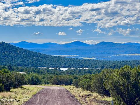 22 N3320 -- #-, Vernon, AZ 85940