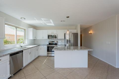2239 E Ruby Ln, Phoenix, AZ 85024 photo 4