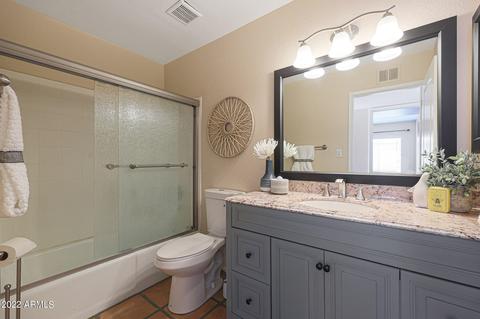 2807 E Laurel Ln, Phoenix, AZ 85028 photo 6