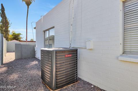2807 E Laurel Ln, Phoenix, AZ 85028 photo 12