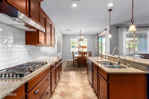 2536 E Tonto Dr, Gilbert, AZ 85298 photo 3