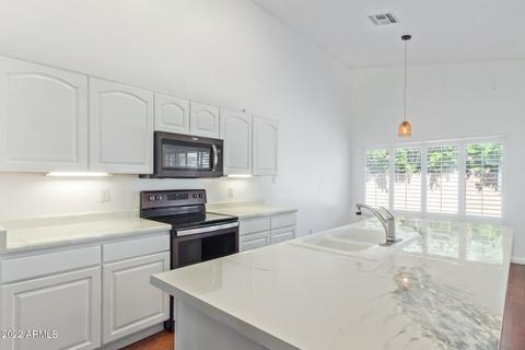 696 W Douglas Ave, Gilbert, AZ 85233 photo 5
