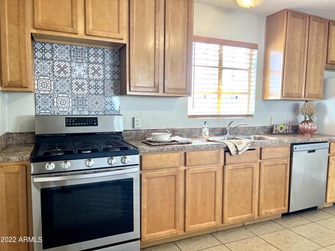 1833 E Pleasant Ln, Phoenix, AZ 85042 photo 11