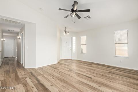 2063 S Peppertree Dr, Gilbert, AZ 85295 photo 5