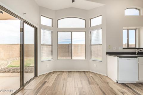 2063 S Peppertree Dr, Gilbert, AZ 85295 photo 8