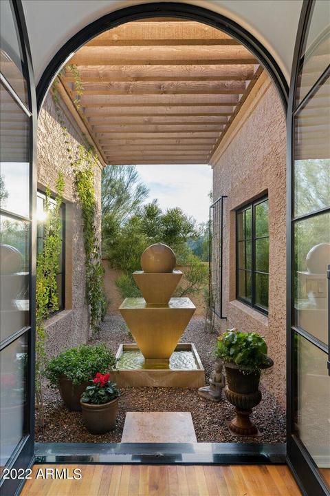 5950 N Echo Canyon Dr, Phoenix, AZ 85018 photo 8
