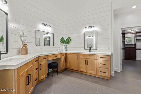 604 S Granite St, Gilbert, AZ 85296 photo 4