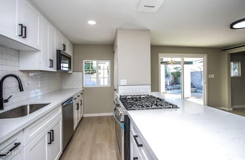 3831 Eugie Ave, Phoenix, AZ 85032 photo 9