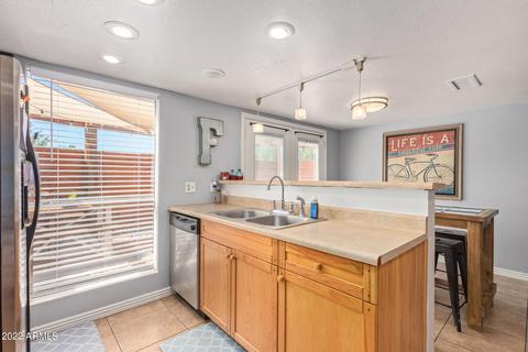 202 E Betty Elyse Ln, Phoenix, AZ 85022 photo 14