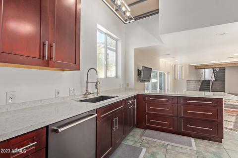 202 E Saddle Ln, Phoenix, AZ 85020 photo 19
