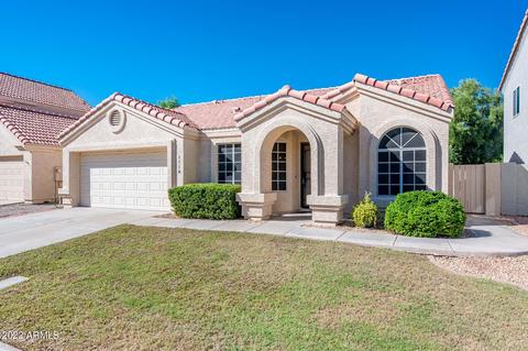 1118 S Surfside Dr, Gilbert, AZ 85233 photo 3