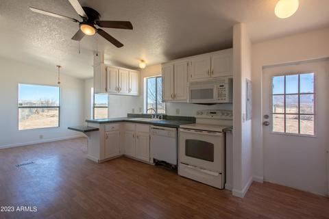 10489 E Running Coyote Trl, Hereford, AZ 85615 photo 7