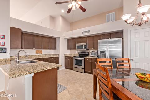 4552 E Thistle Landing Dr, Phoenix, AZ 85044 photo 10
