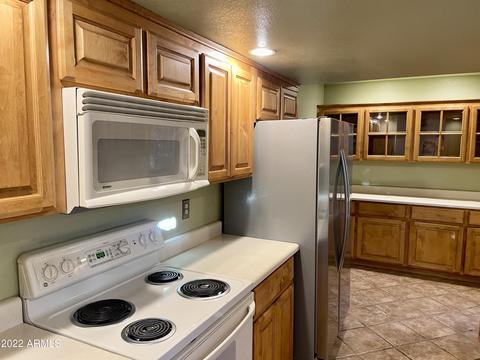 705 E Michelle Dr, Phoenix, AZ 85022 photo 9