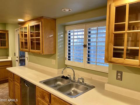 705 E Michelle Dr, Phoenix, AZ 85022 photo 7