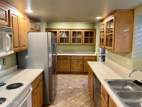 705 E Michelle Dr, Phoenix, AZ 85022 photo 10