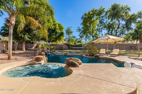 2741 S Palm Ct, Gilbert, AZ 85295 photo 4