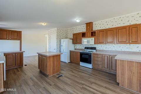 134 S Belaire Rd, Apache Junction, AZ 85119 photo 9