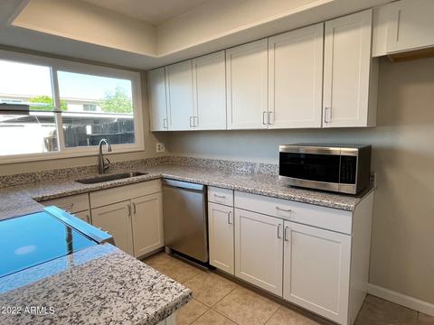 3307 W Echo Ln, Phoenix, AZ 85051 photo 10