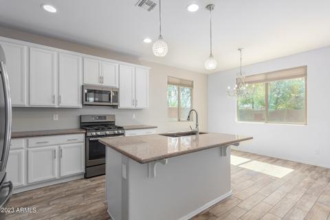 4305 E Amber Ln, Gilbert, AZ 85296 photo 2
