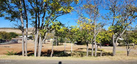 13042 E Main St #-, Mayer, AZ 86333