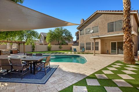 1013 W Cooley Dr, Gilbert, AZ 85233 photo 2