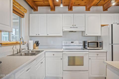 2904 Cedar Ridge Cir, Overgaard, AZ 85933 photo 14