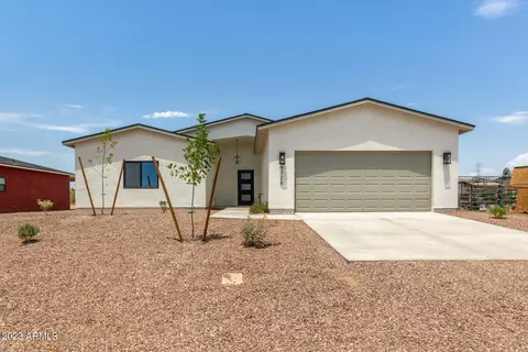 9724 El Paso St, Mesa, AZ 85207