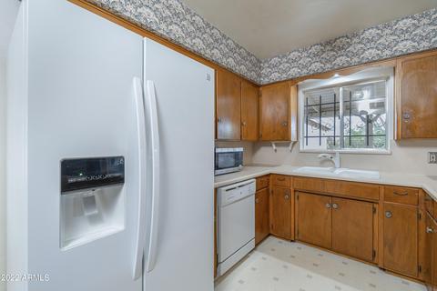 3137 N 33rd Pl, Phoenix, AZ 85018 photo 17