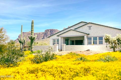 762 N Sun Rd, Apache Junction, AZ 85119