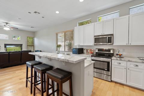 4368 E Lariat Ln, Phoenix, AZ 85050 photo 14
