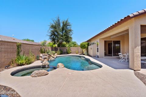 4368 E Lariat Ln, Phoenix, AZ 85050 photo 1