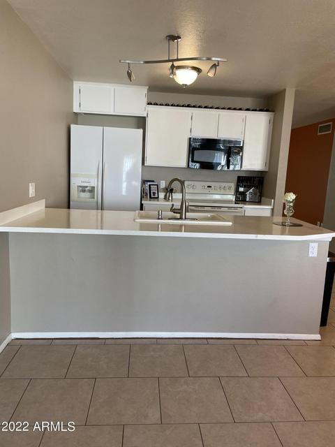 1902 E Sandra Ter, Phoenix, AZ 85022 photo 5