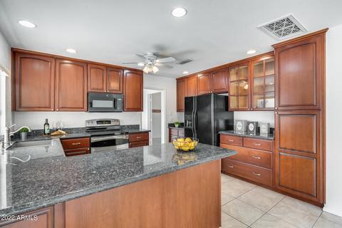 2339 E Yucca St, Phoenix, AZ 85028 photo 4