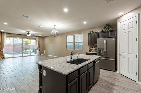 3867 E Welton Ln, Gilbert, AZ 85295 photo 9