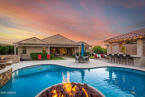 10524 W Electra Ln, Peoria, AZ 85383